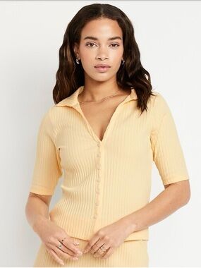 Old Navy Short-Sleeve Ribbed Preppy Coquette Button-Front Top in Sweet Butter